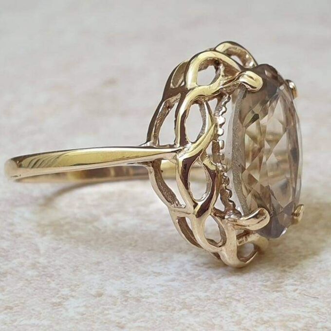 Citrine Solitaire Ring in 9ct Gold.