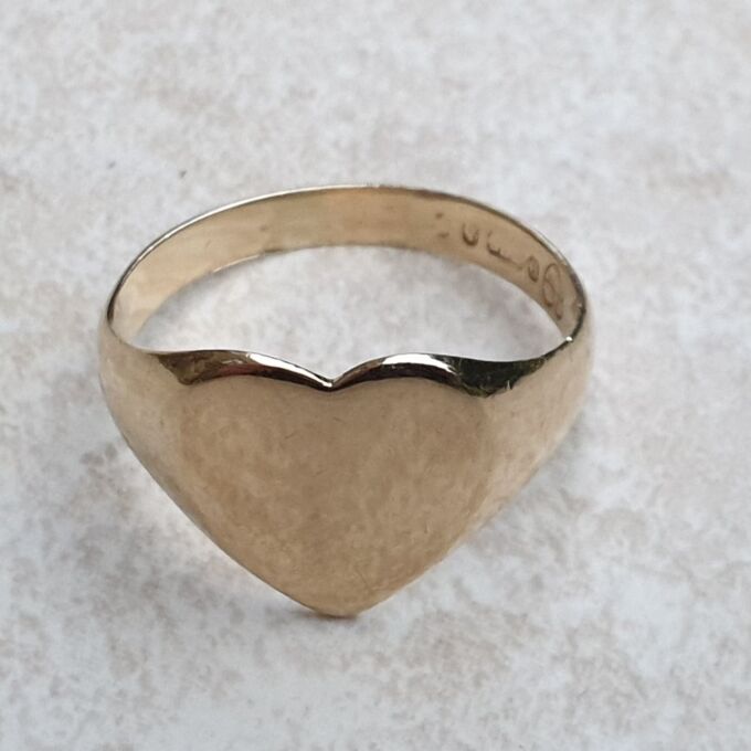 Simple Heart Signet Ring in 9ct Gold
