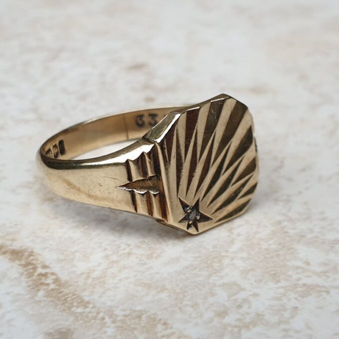 Diamond Set Sunray Signet Ring in 9ct Gold, a UK U 1/2 or a US 10 1/2