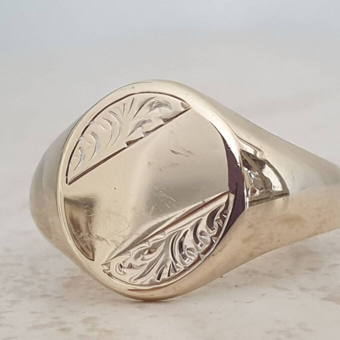 Oval Part Engraved Signet Ring in 9ct Gold.