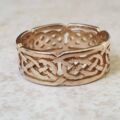 Celtic Knot Band Ring in 9ct Gold, a UK K 1/2 or a US 5 3/4
