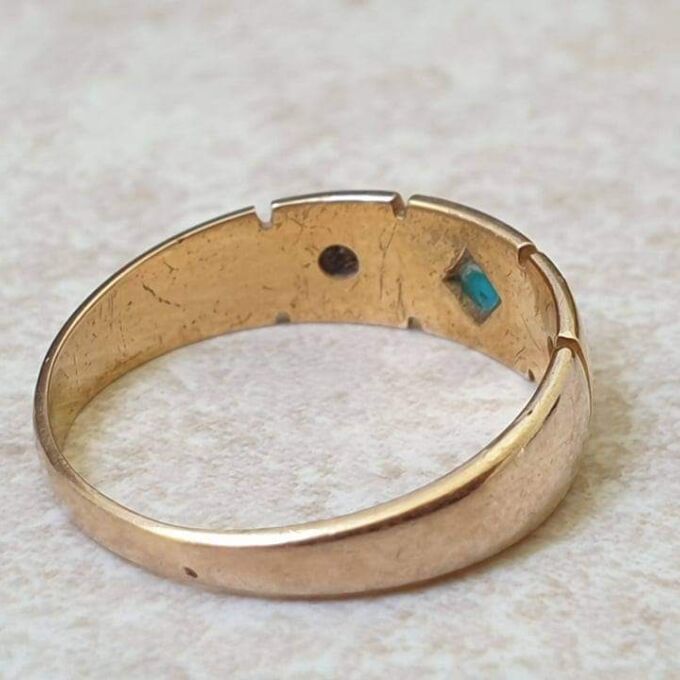 Antique Turquoise and Diamond Ring in 18ct Gold.