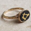 Masonic Ring in Onyx and 9ct Gold, a UK M 1/2 or a US 6 3/4
