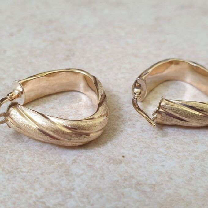 Gorgeous Italian Hoop Earrings in 14ct Gold