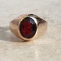 Red Paste Signet Ring in 9ct Gold,  a UK J or a US 5 1/4