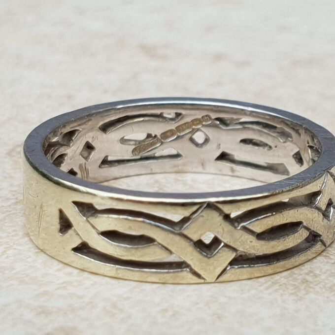 Celtic Knot White Gold Band Ring in 9ct,  a UK M 1/2 or a US 6 3/4.