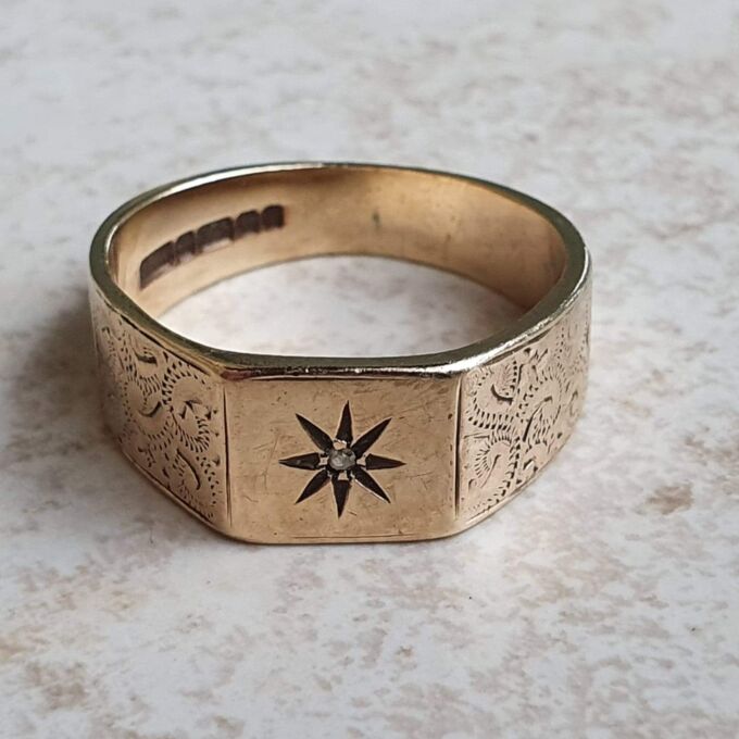 Broad Diamond Set Signet Ring in 9ct Gold, a UK R 1/2 or a US 9 1/4