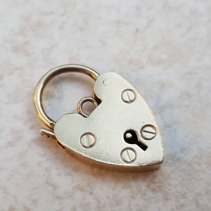 Large Plain Heart Padlock in 9ct Gold