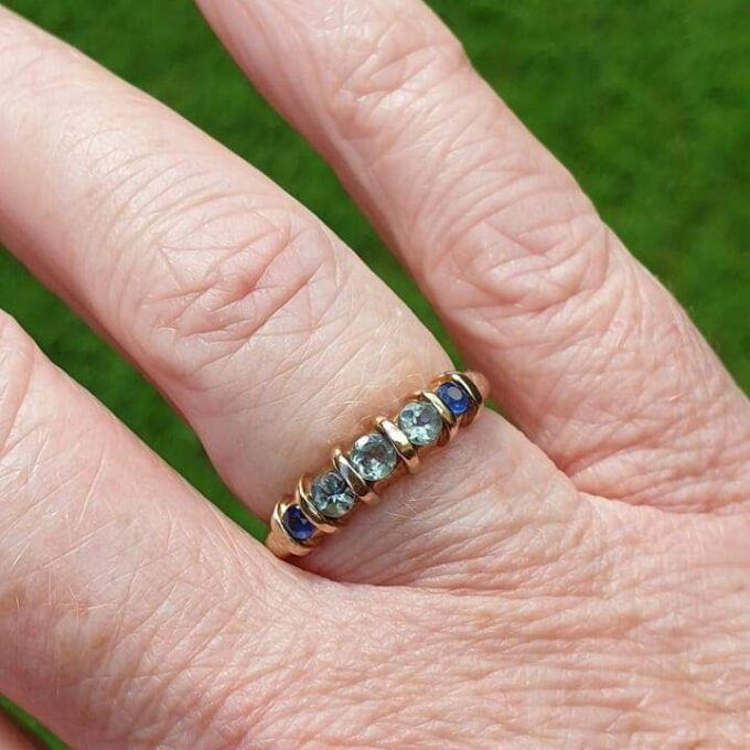 Synthetic Alexandrite and Sapphire Ring in 9ct Gold, a UK M 1/2 or a US 6 3/4