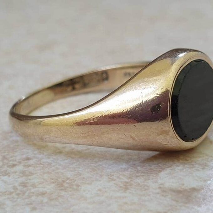 East West Oval Onyx Signet Ring in 9ct Gold.