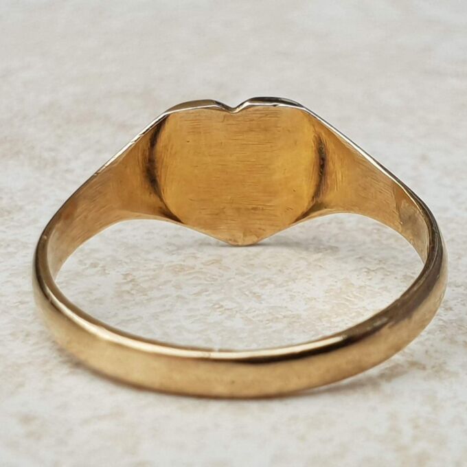 Sale – Heart Signet Ring in 9ct Gold, a UK O 1/2 or a US 7 1/2.