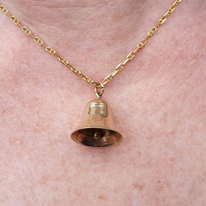 Delightful Working Bell in 9ct Gold.