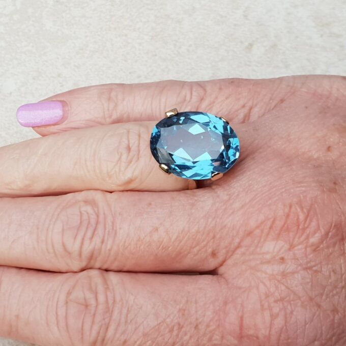 Enormous Synthetic Blue Spinel Kapow Ring in 9ct Gold, a UK K or a US 5 1/2.