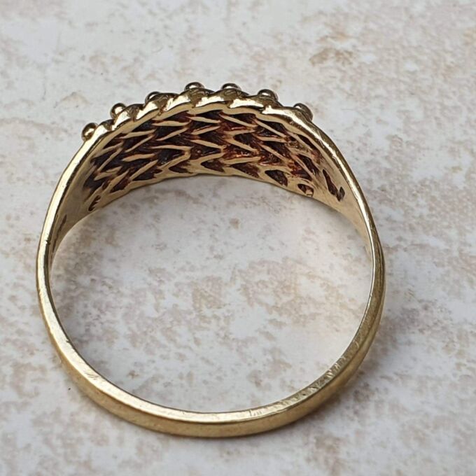 Keeper Ring in 9ct Gold, a UK U or a US 10 1/4