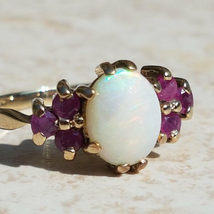 Lovely Opal & Ruby Cluster 9ct Gold Ring, a UK L 1/2 or a US 6 1/4.