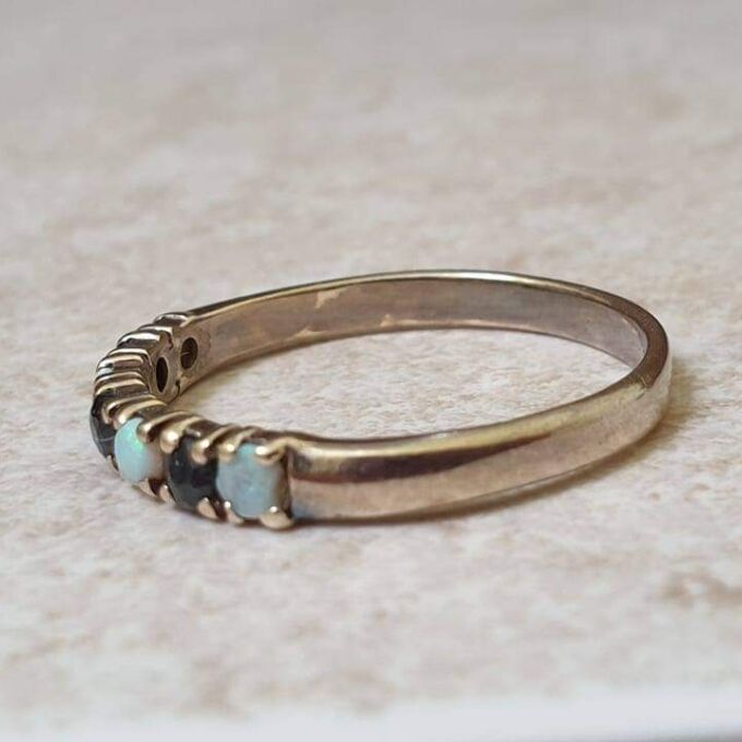 Opal and Sapphire Band ring in 9ct Gold.