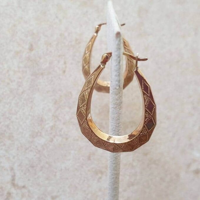 Diamond Pattern Oval Creole Earrings in 9ct Gold.