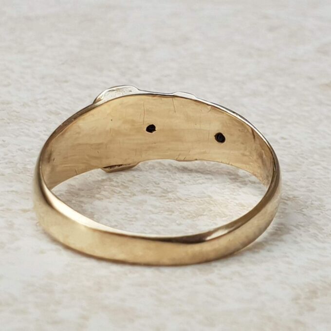 Bold Vintage Buckle Ring in 9ct Gold, a UK Q 1/2 or a US 8 3/4.