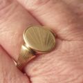 Sunray Signet Ring in 9ct Gold, a UK S 1/2 or a US 9 3/4