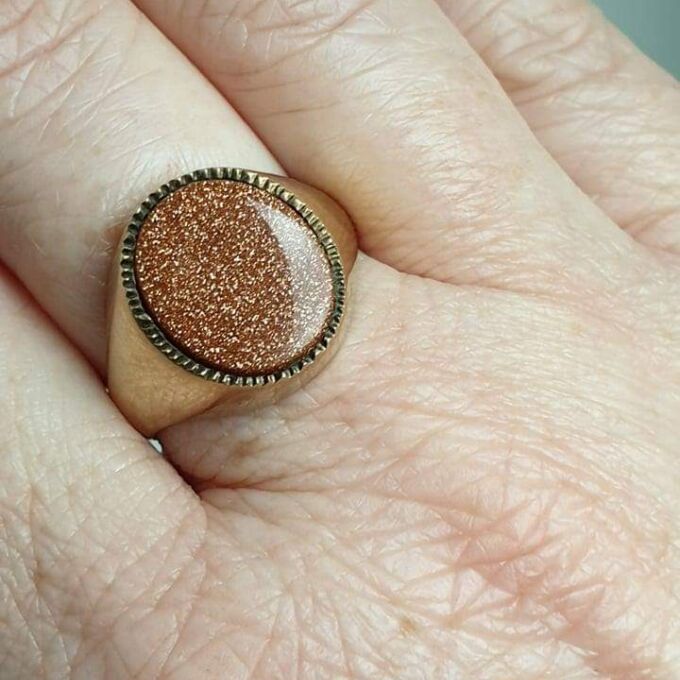 Goldstone Signet Ring in 9ct Gold.
