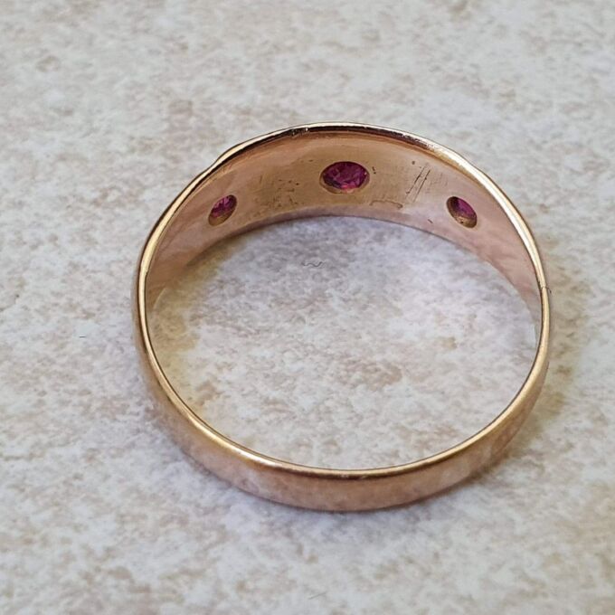 Ruby and Diamond Ring in 9ct Gold.