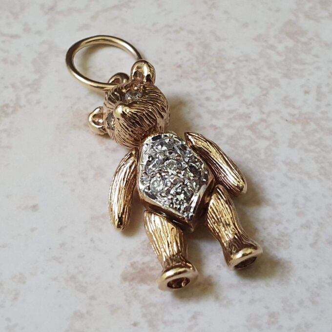 Small Gemset Vintage Teddy Bear in 9ct Gold