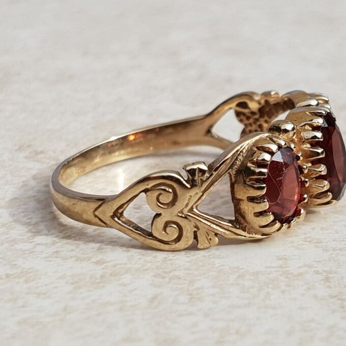 Sale – Three Stone Ornate Garnet 9ct Gold Ring, a UK M or a US 6 1/2.