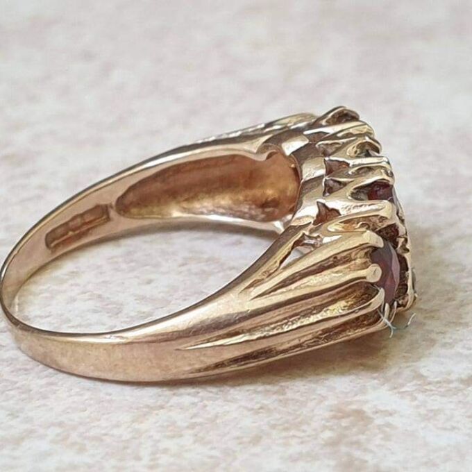 Garnet Multi Stone ring in 9ct Gold.