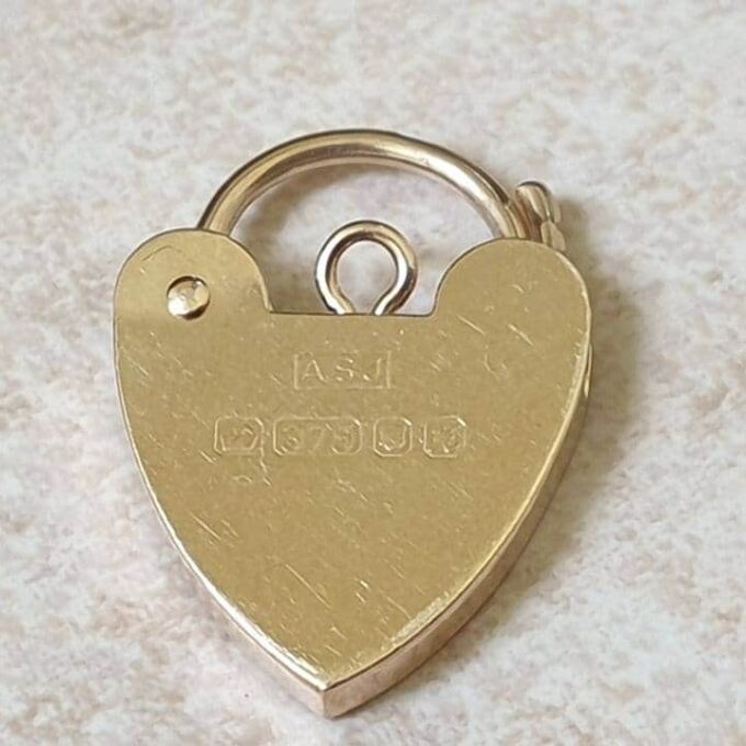 Front Engraved Fully Working Heart Padlock in 9ct Gold