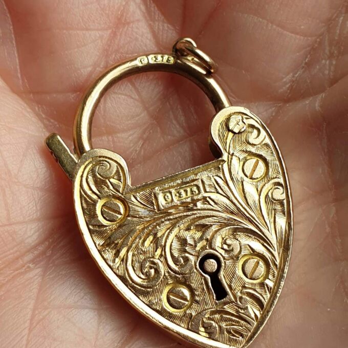 Incredibly Detailed Edwardian Heart Padlock in 9ct Gold