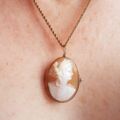 Exquisite Cameo Brooch or Pendant in 9ct Gold