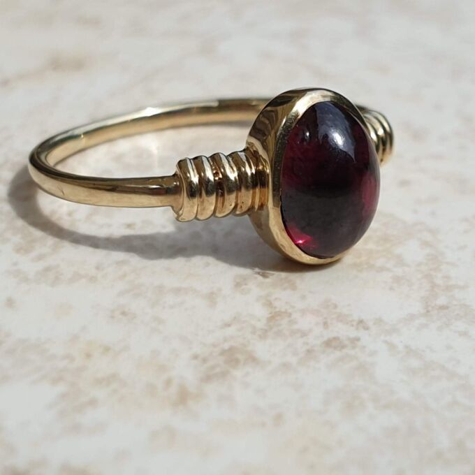 Garnet Cabochon Solitaire Ring in 9ct Gold, a UK H 1/2 or a US 4 1/4
