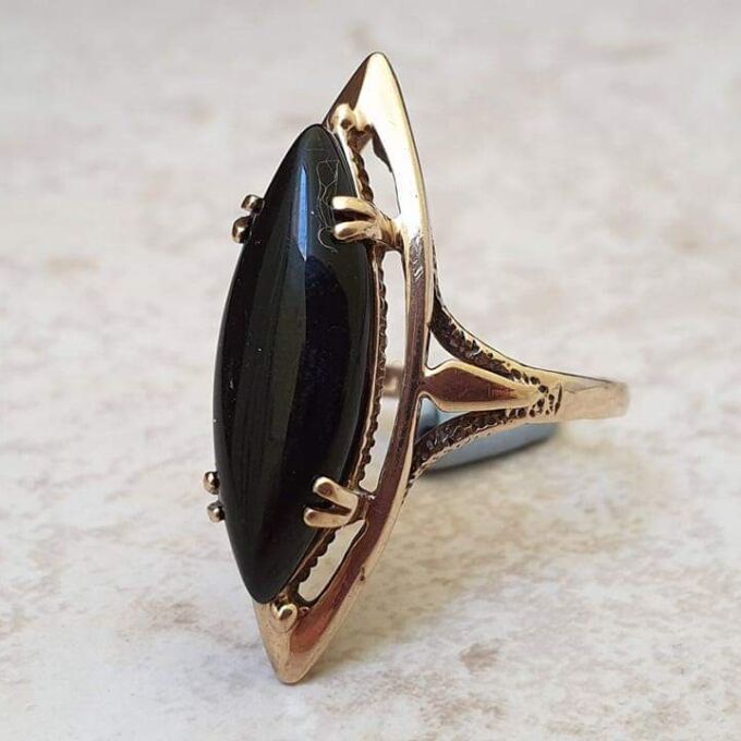 Marquise or Navette Whitby Jet Ring in 9ct Gold, a UK N or a US 7