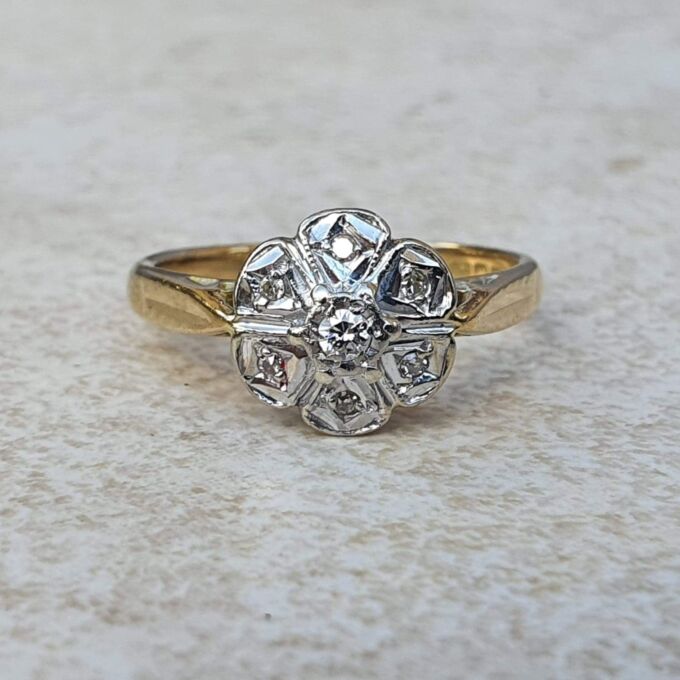 Diamond Set Daisy Cluster Ring in 18ct Gold