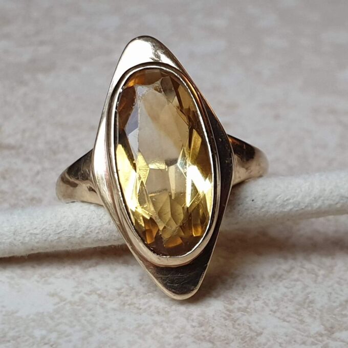 Large Citrine Frame Ring in 9ct Gold, a UK K or a US 5 1/2
