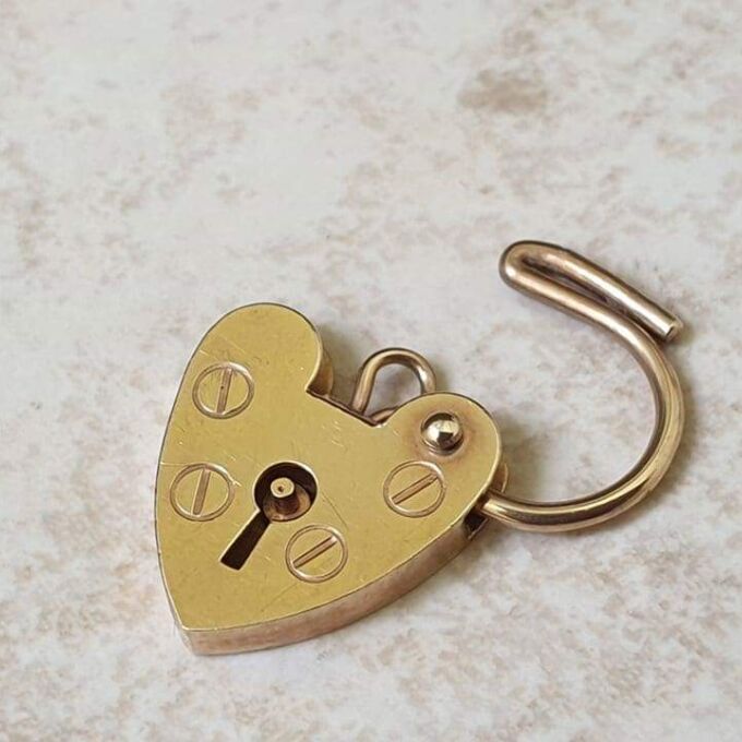Small Plain Heart Padlock in 9ct Gold