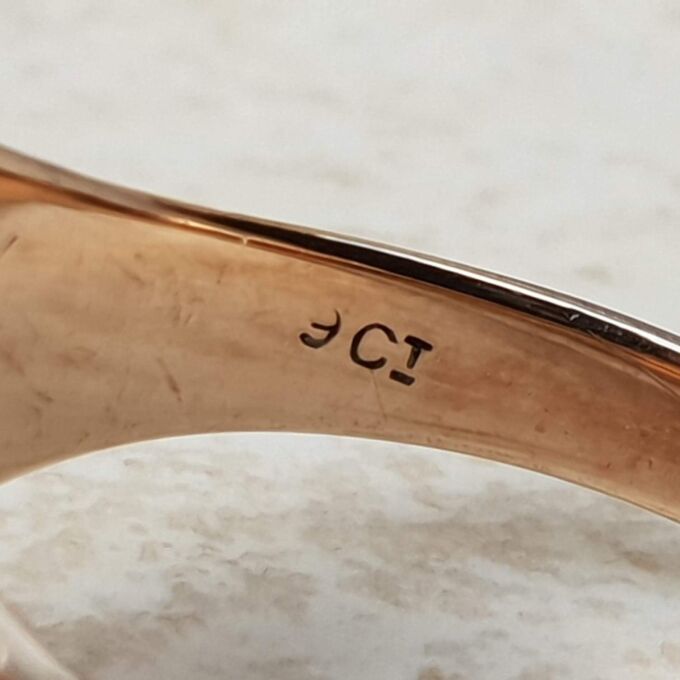 Cabochon Carnelian Signet Ring in 9ct Gold, a UK L 1/2 or a US 6 1/2.