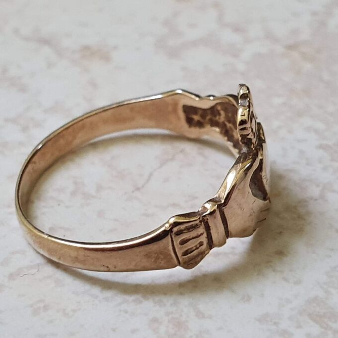 Reserved – Claddagh Heart, Crown & Hands Ring in 9ct Gold, a UK M or a US 6 1/2