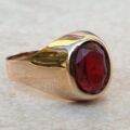 Red Paste Signet Ring in 9ct Gold,  a UK J or a US 5 1/4