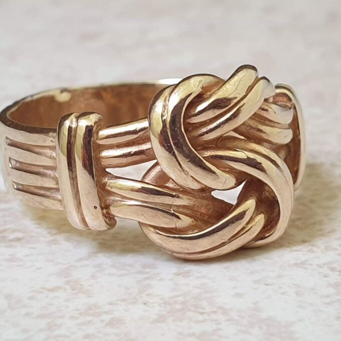 Double Lovers Knot Ring in 9ct Gold, a UK Q 1/2 or a US 8 1/2