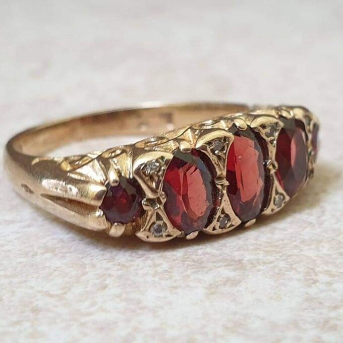 Five Stone Garnet Ring in 9ct Gold.