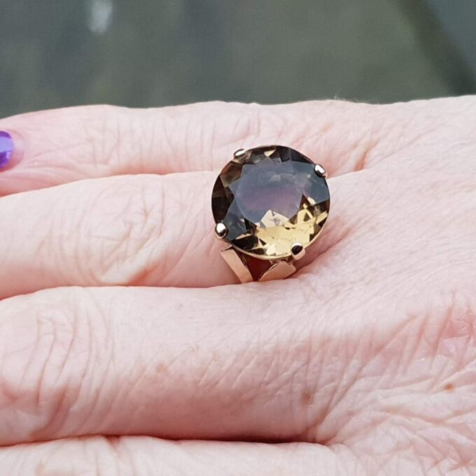 Large Citrine Solitaire Ring in 9ct Gold, a UK almost M 1/2 or a US 6 3/4.