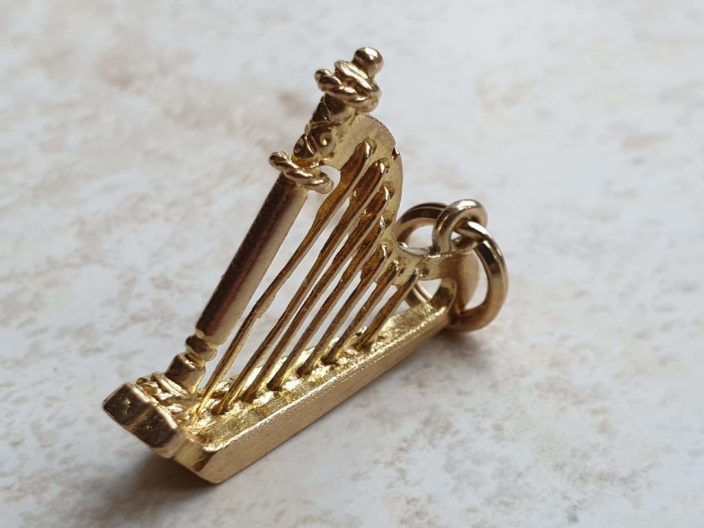 Vintage Harp Pendant in 9ct Gold. - Gems Afire - Preloved Vintage Fine ...