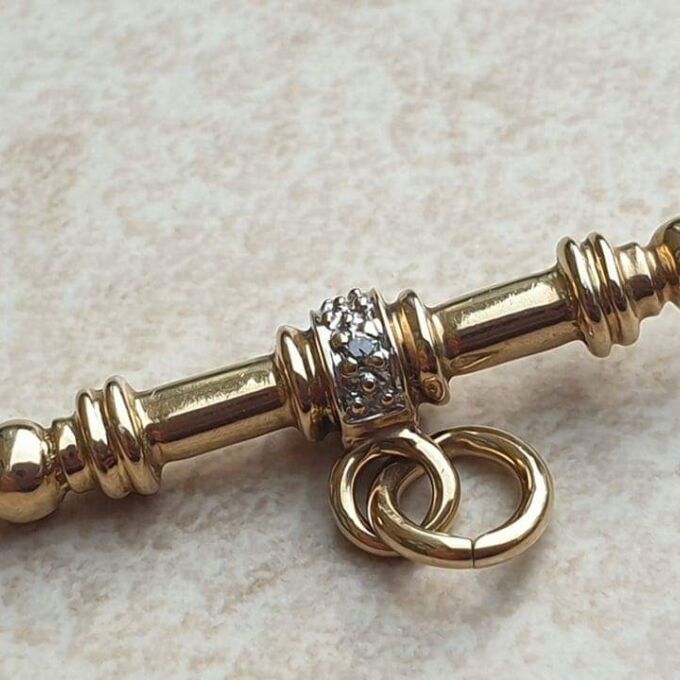 Fancy T Bar Pendant in 9ct Gold