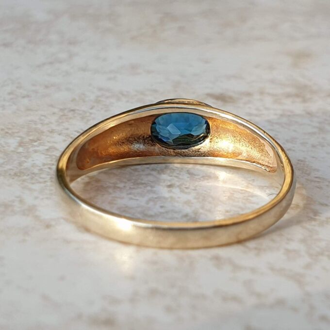 London Blue Topaz Ring in 9ct Gold, a UK J or a US 5