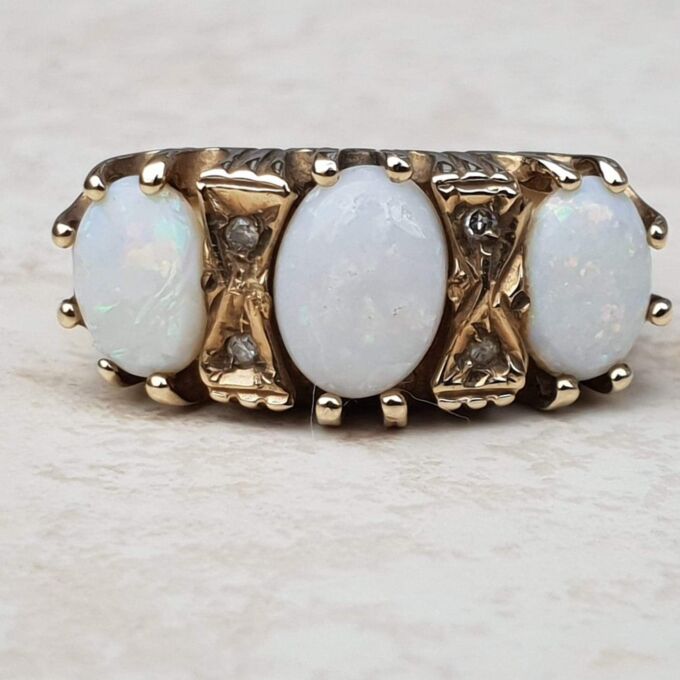 Chunky Three Stone Opal Ring in 9ct Gold, a UK M 1/2 or a US 6 3/4.