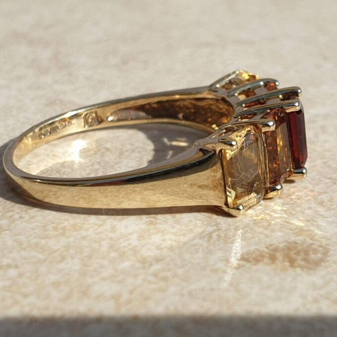 Garnet and Citrine Five Stone Ring in 9ct Gold,  a UK P 1/2 or a US 8 1/4.