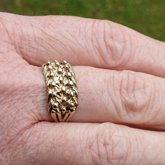 Keeper Ring in 9ct Gold,  a UK Q or a US 8 1/2.