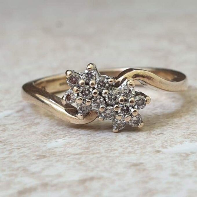 Diamond Twin Daisy Crossover Ring in 9ct Gold, a UK M or a US 6 1/4