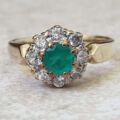 Chrysoprase Dress Ring in 9ct Gold.